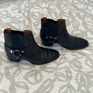 Black Frye ankle boots. Excellent shape and condition! Gently worn. Size 7